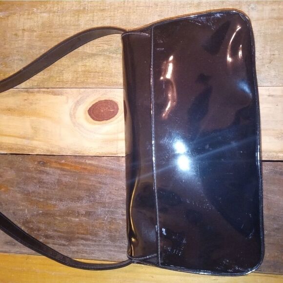 Preston and York Shoulder Bag - Picture 3 of 10